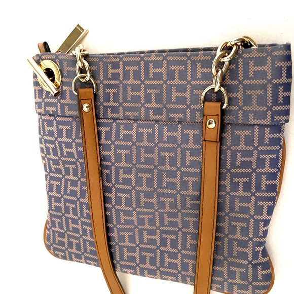 🎄. Cute Tommy Hilfiger Blue/Grey Fabric Crossbody Bag - Picture 1 of 10